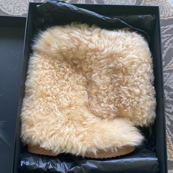 Saint Laurent cream fur boot - Picture 4 of 6
